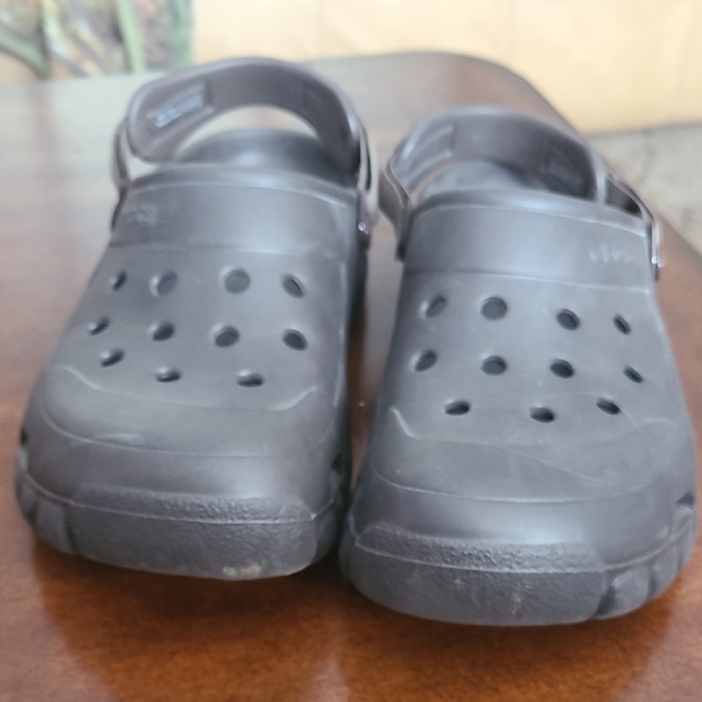 CROCS Men's Black Clogs